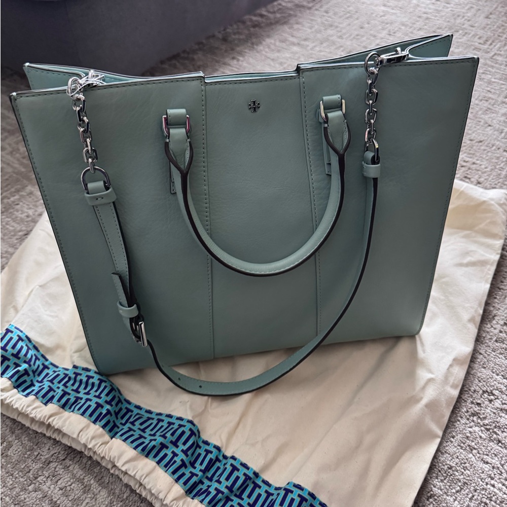 TORY BURCH "CASS" SOFT PEBBLED LEATHER LARGE TOTE BAG - Picture 2 of 6